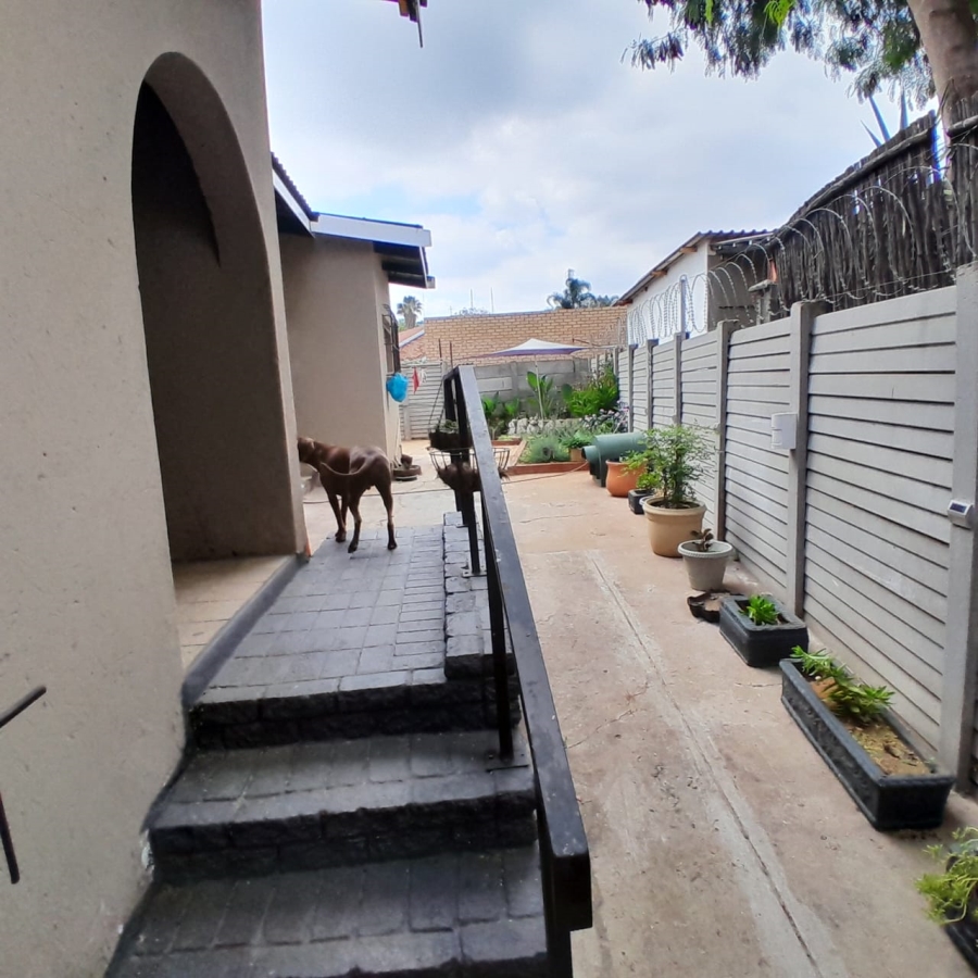 3 Bedroom Property for Sale in Bodorp North West